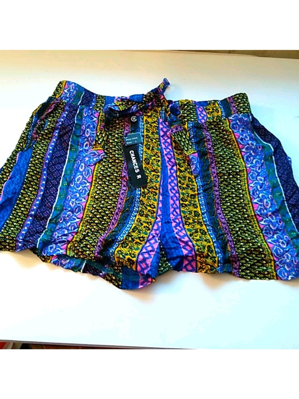 NWT Chances R Women's Large Colorful shorts. Art to wear, Summer Vibes